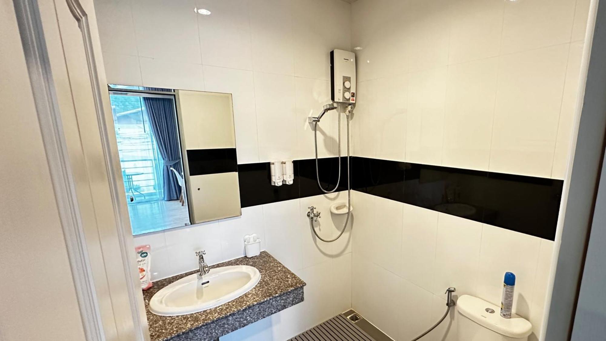 Auriflex House Bed & Breakfast Krabi Bagian luar foto
